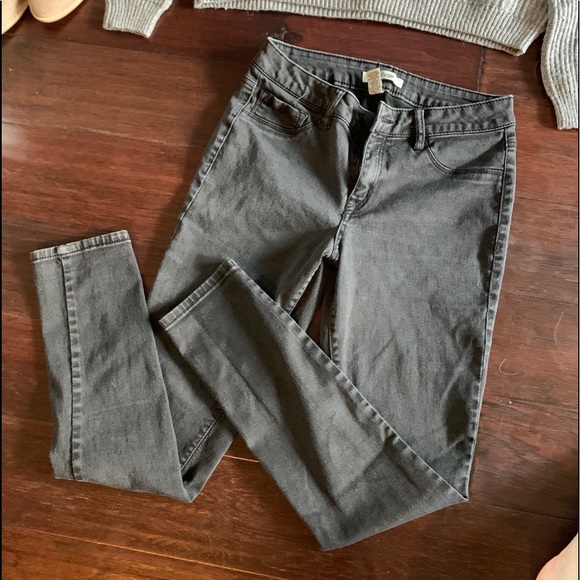 🦋 3/$20 Perfect Faded Black Jeans - Picture 4 of 6
